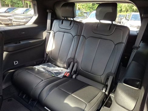 New 2025 Jeep Grand Cherokee L Limited w/ Black Appearance Package image 7