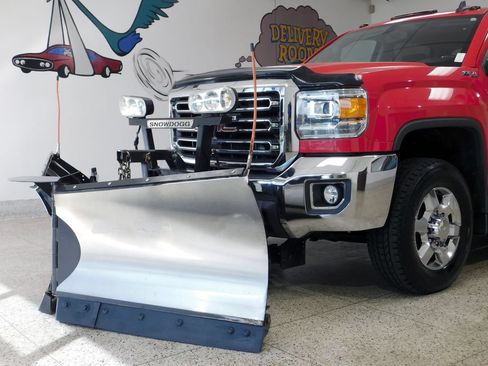 Used 2018 GMC Sierra 2500 SLE w/ HD SLE Preferred Plus Package AWD/4WD image 19