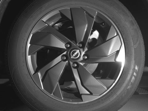 Used 2025 Nissan Rogue SV image 14