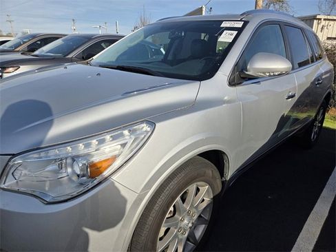 Used 2017 Buick Enclave Leather image 10