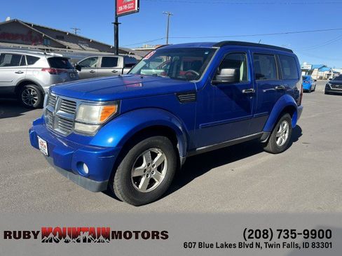 Used 2008 Dodge Nitro SXT image 3