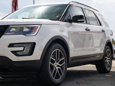 Used 2017 Ford Explorer Sport w/ Equipment Group 401A AWD/4WD image 7