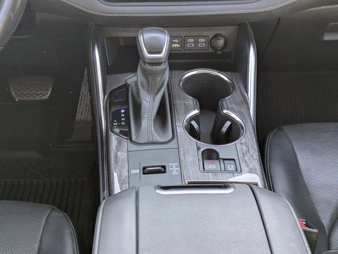 Certified 2022 Toyota Highlander Platinum image 21