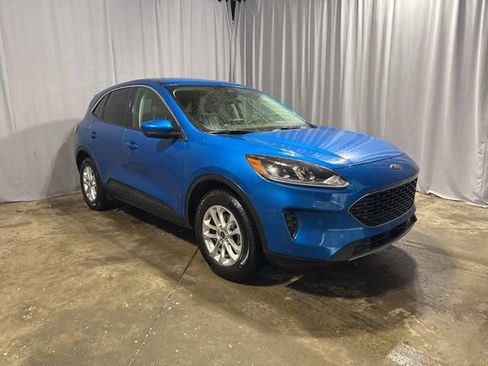 Used 2021 Ford Escape SE w/ Convenience Package image 3