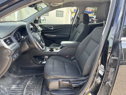 Used 2022 GMC Acadia SLE image 13