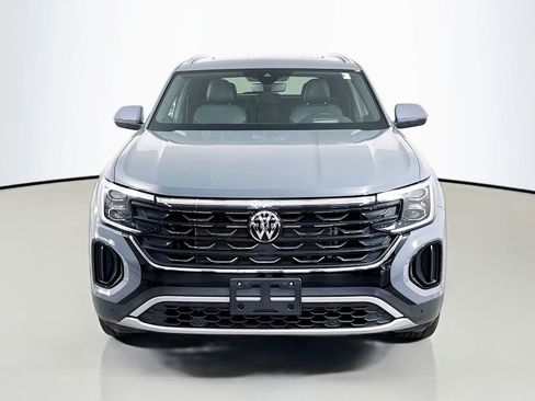 Used 2025 Volkswagen Atlas Cross Sport SEL image 6