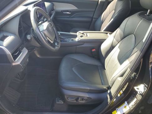 Used 2024 Toyota Grand Highlander AWD image 5