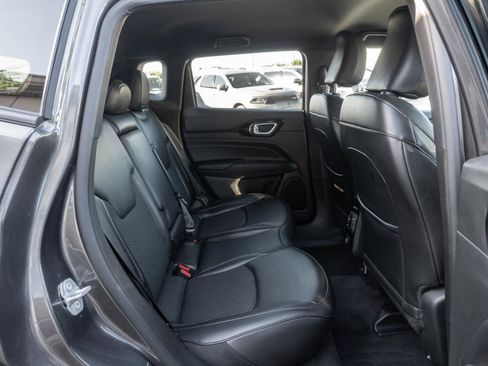 Used 2023 Jeep Compass Latitude AWD/4WD image 36