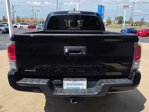 Used 2023 Toyota Tacoma TRD Sport AWD/4WD image 4