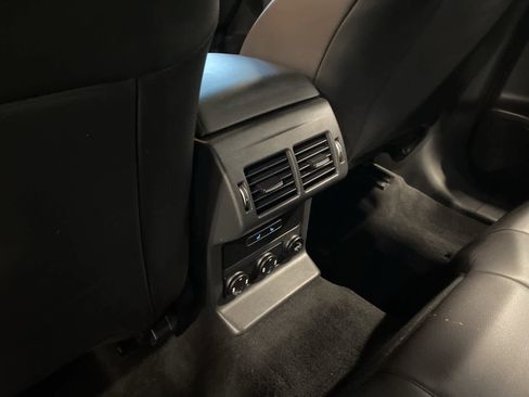 Used 2017 Jaguar F-PACE Premium image 26