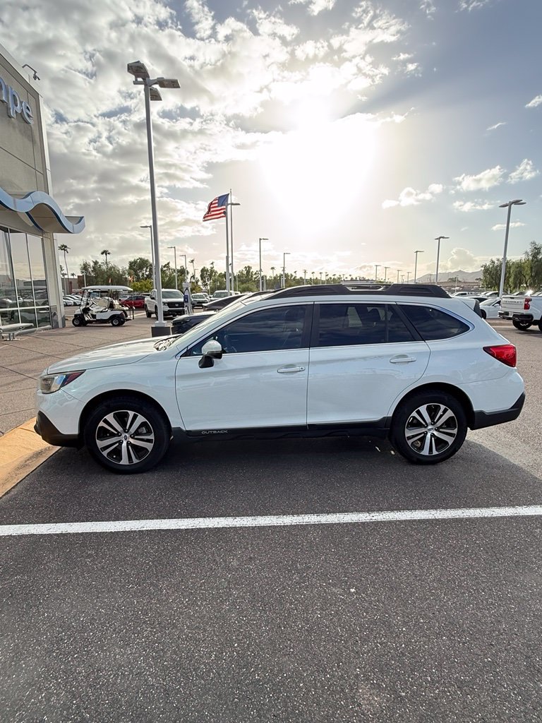 Used 2019 Subaru Outback 3.6R Limited AWD/4WD image 2