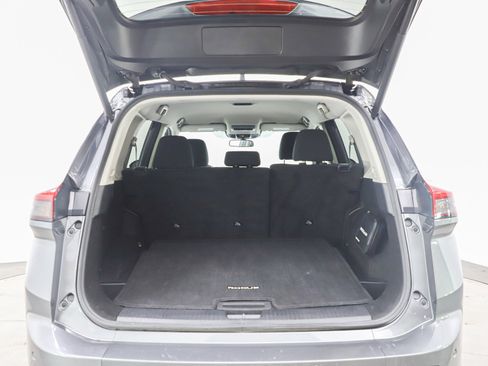 Used 2025 Nissan Rogue SV AWD/4WD image 16