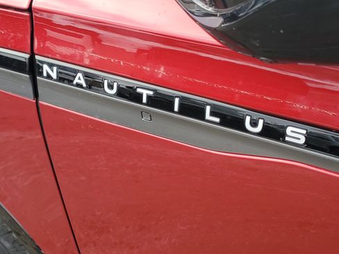 New 2026 Lincoln Nautilus Reserve w/ Jet Appearance Package image 7