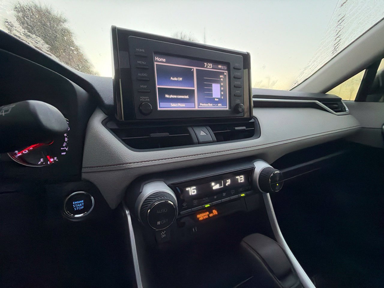 Used 2019 Toyota RAV4 XLE FWD image 10