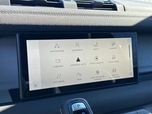 Used 2023 Land Rover Defender 90 S image 31