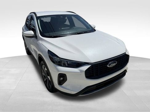 Used 2024 Ford Escape Platinum AWD/4WD image 2