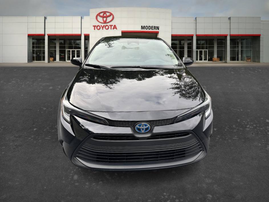 Used 2024 Toyota Corolla LE FWD image 2
