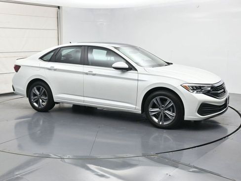 Used 2023 Volkswagen Jetta SE w/ Panoramic Sunroof Package FWD image 26