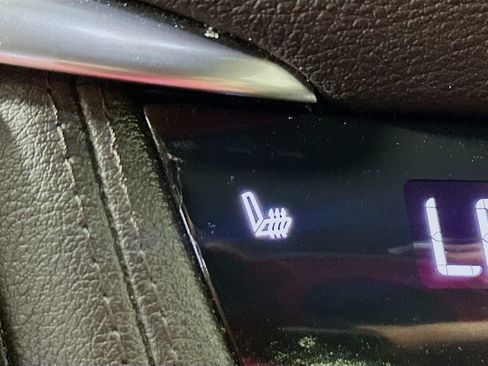 Used 2020 Cadillac XT5 Premium Luxury FWD image 21