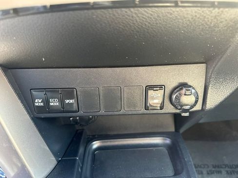 Used 2016 Toyota RAV4 XLE AWD/4WD image 35