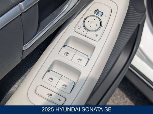 Certified 2025 Hyundai Sonata SE FWD image 12