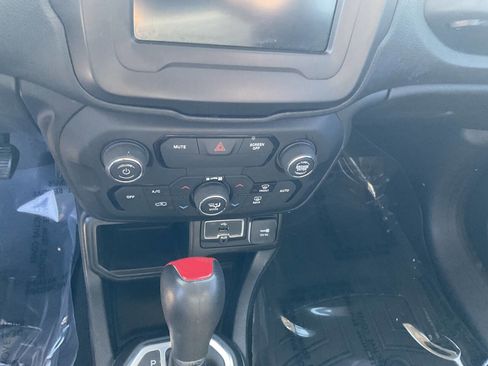 Used 2020 Jeep Renegade Altitude image 17