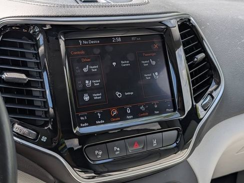 Used 2019 Jeep Cherokee Limited w/ Luxury Group AWD/4WD image 21