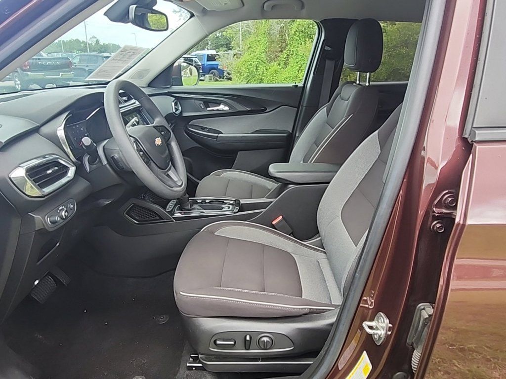 Used 2023 Chevrolet TrailBlazer LT w/ Convenience Package FWD image 19