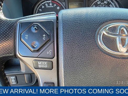 Used 2016 Toyota Tacoma TRD Sport image 16
