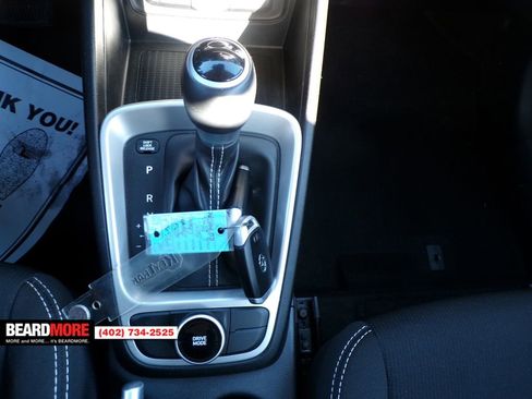 Used 2024 Hyundai Venue SEL image 31