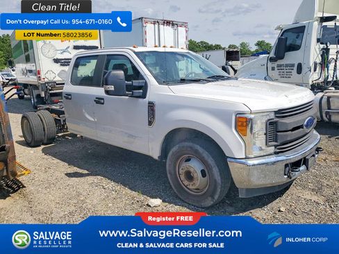 Used 2018 Ford F350 XL w/ Power Equipment Group RWD image 5
