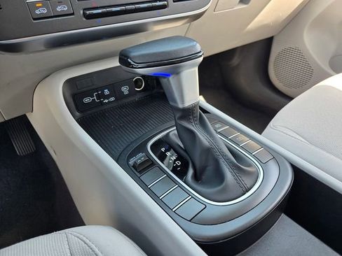 Used 2024 Hyundai Kona SEL FWD image 18