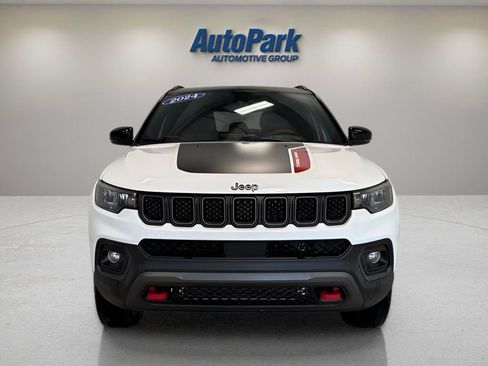 Used 2024 Jeep Compass Trailhawk image 2