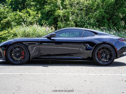 Used 2024 Aston Martin DB12 Coupe RWD image 3
