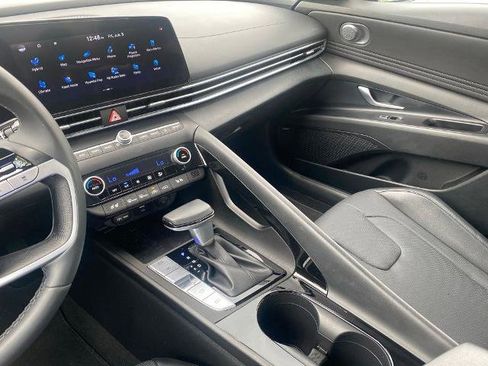 Used 2022 Hyundai Elantra Limited FWD image 24
