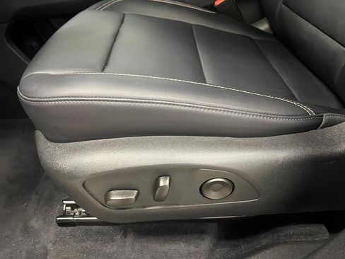 Used 2026 GMC Acadia Elevation w/ Elevation Premium Package AWD/4WD image 21