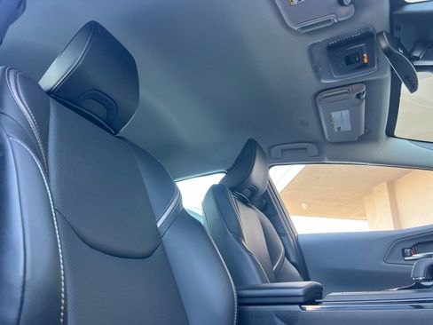 Used 2024 Toyota Prius XLE FWD image 16