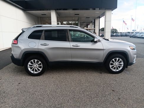 Used 2019 Jeep Cherokee Latitude w/ Popular Appearance Group AWD/4WD image 7