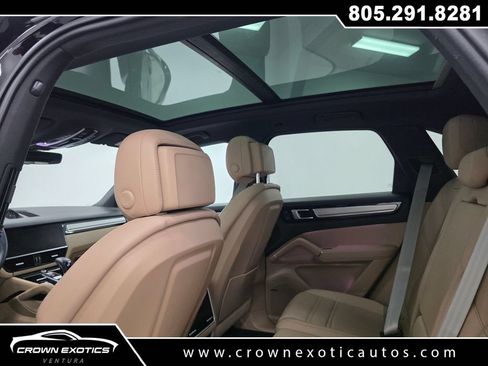 Used 2022 Porsche Cayenne Platinum Edition AWD/4WD image 19