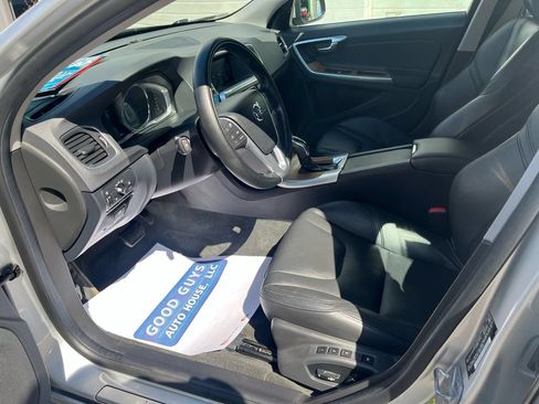 Used 2016 Volvo S60 T5 Inscription Platinum w/ Climate Package AWD/4WD image 7