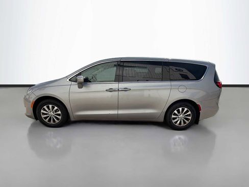 Used 2018 Chrysler Pacifica Touring Plus FWD image 5