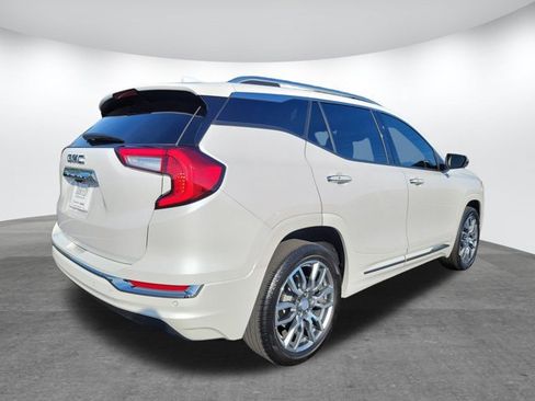 Used 2022 GMC Terrain Denali image 5