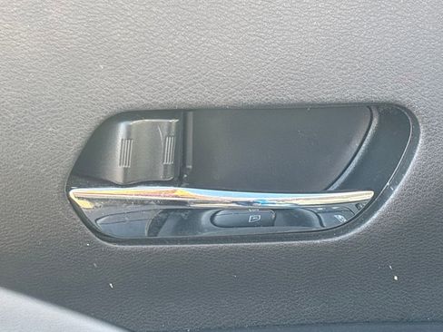 Used 2021 Nissan Kicks SR w/ SR Premium Package image 7