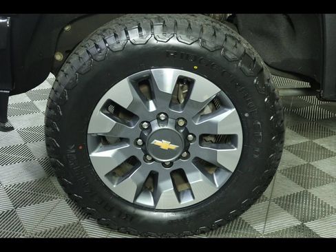 Used 2023 Chevrolet Silverado 2500 Custom w/ Custom Convenience Package AWD/4WD image 9
