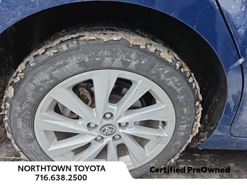 Used 2023 Toyota Camry LE image 5