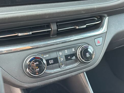 Used 2025 Buick Envista Preferred FWD image 20