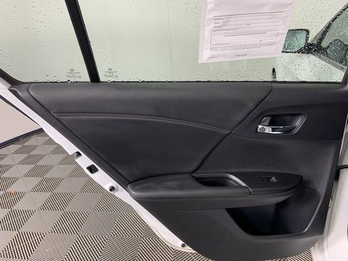 Used 2015 Honda Accord Sport image 21
