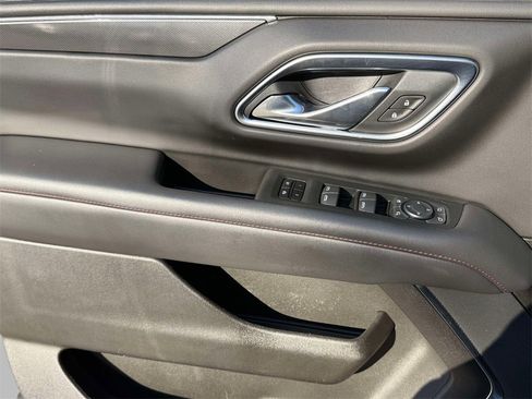 Used 2021 Chevrolet Suburban RST w/ Luxury Package image 22