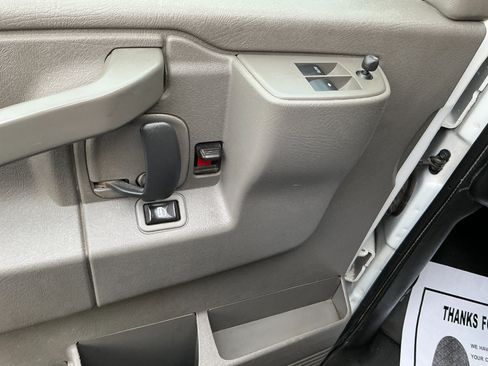 Used 2019 Chevrolet Express 3500 w/ Driver Convenience Package image 10