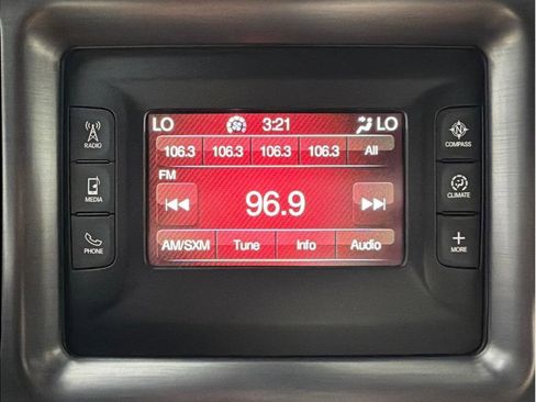 Used 2016 Dodge Challenger SXT RWD image 19